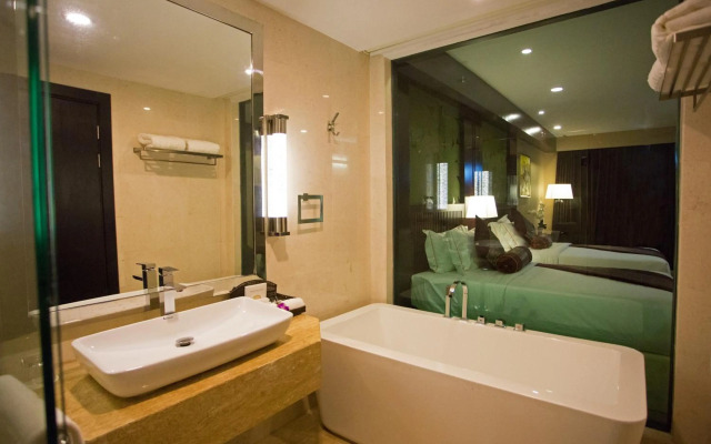 Royale Signature Hotel