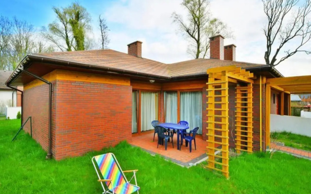 Spacious Holiday Home With Private Garden