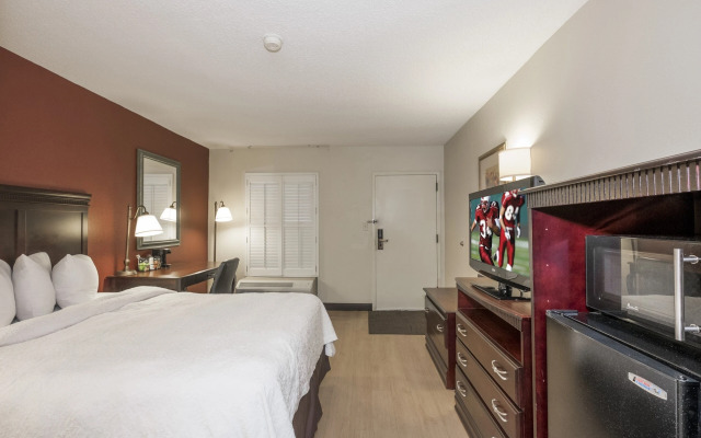 Red Roof Inn Tupelo