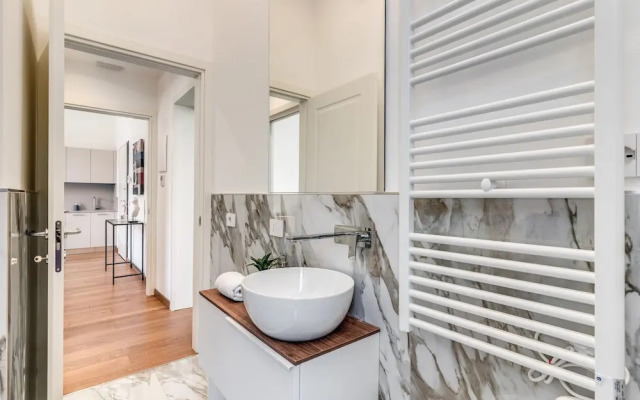 AwesHome Luxury Apartment