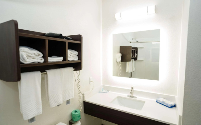 Mainstay Suites Knoxville Airport