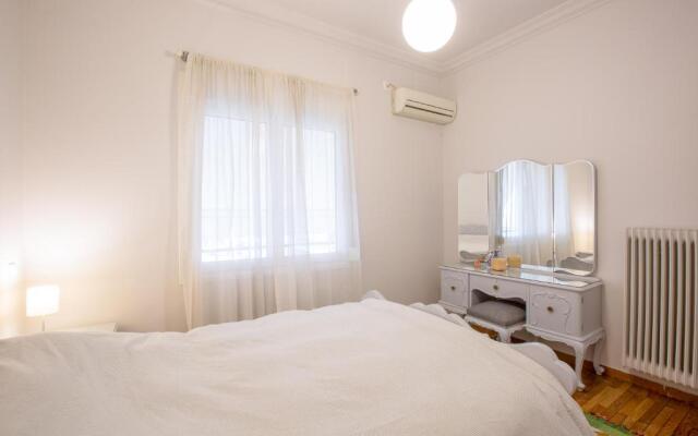 Acropolis Now! 2BR in central Athens