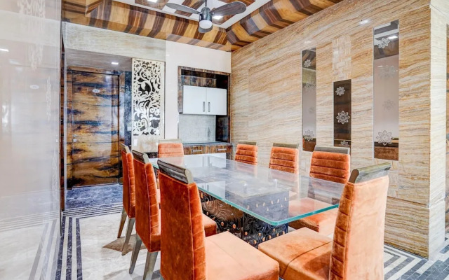 Modern Comfort Stays at Swarop Nagar Kanpur