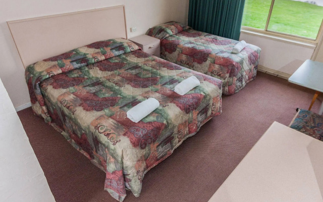 Moruya Waterfront Hotel Motel