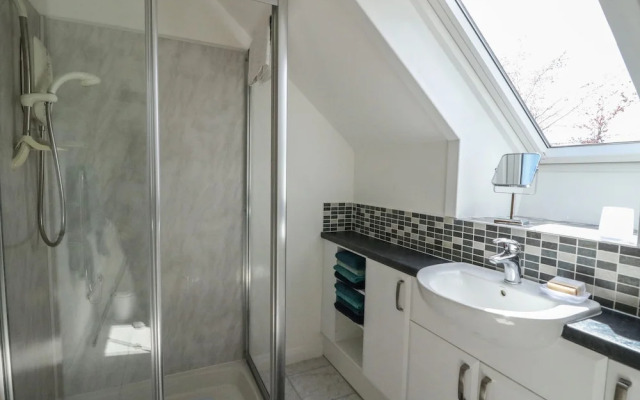 Upper Brackendale