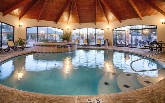 Best Western Plus Swiss Chalet Hotel & Suites