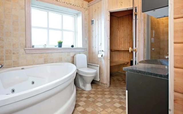 10 Person Holiday Home in Vaeggerlose