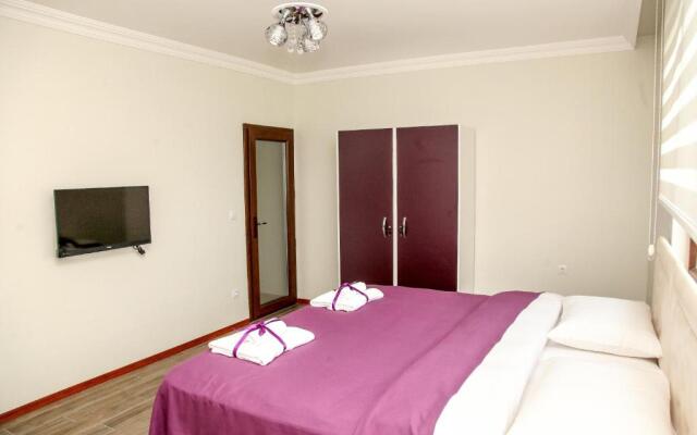 Royal Inn Seza Residence