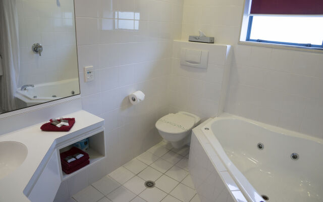 Aubyn Court Spa Motel