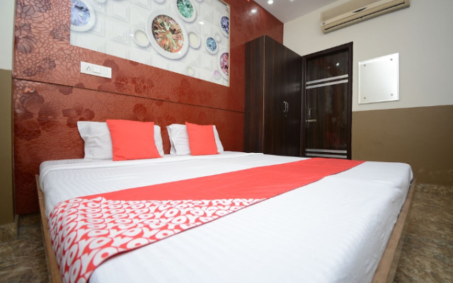 Hotel Indian Ldh By OYO Rooms