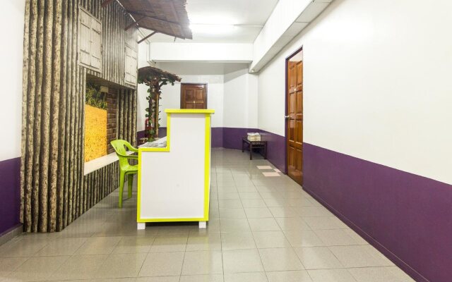 OYO 880 Hotel Purple Town