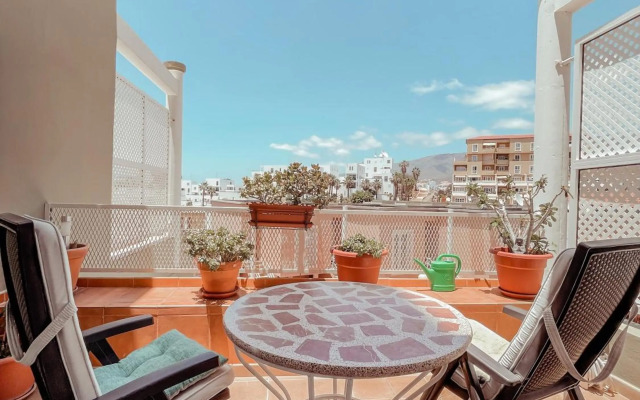 Orland, center of Las Americas LA205