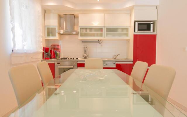 Holiday House Danka