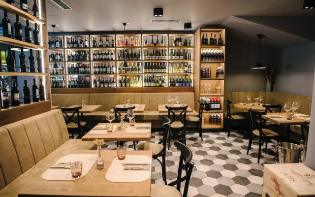 Seven Town House Boutique Hotel