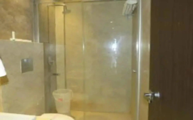 Hotel Crossroad by OYO Rooms