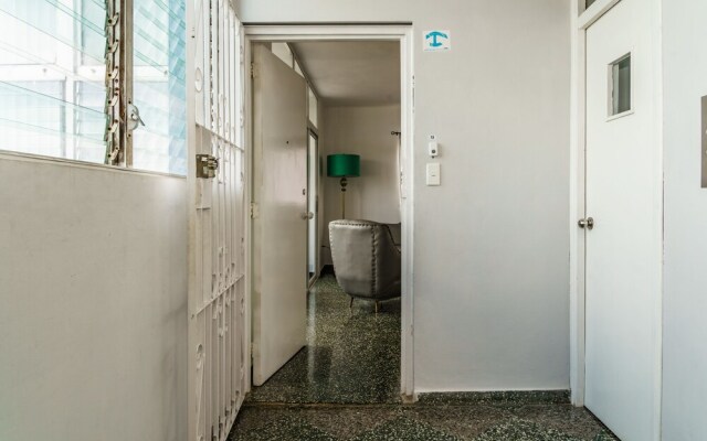 Leonidas Mid-Century Apartment