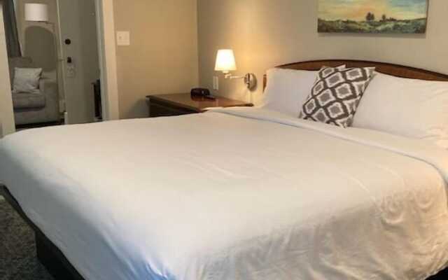 Country Squire Inn and Suites