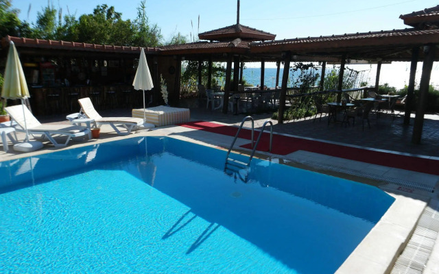 As Queen Beach Hotel
