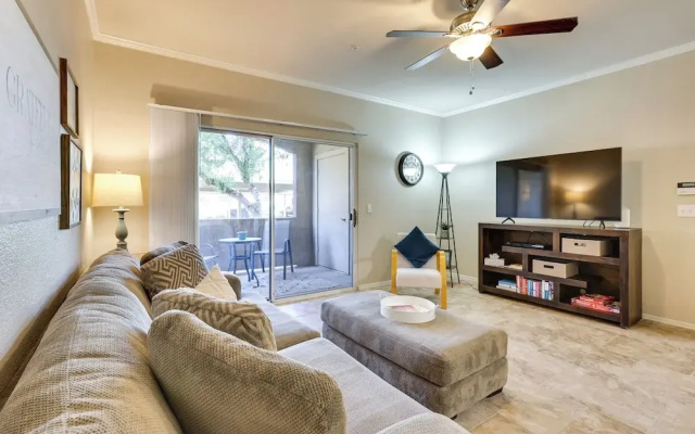 Walk to Papago Park: Central Phoenix Condo