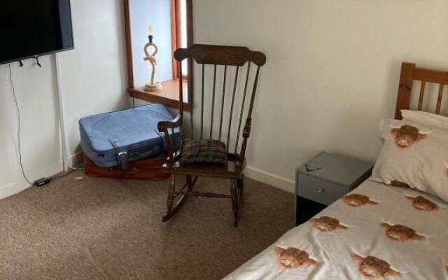 Thistle Room single with en-suite