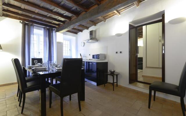 Ibernesi 2 Apartment