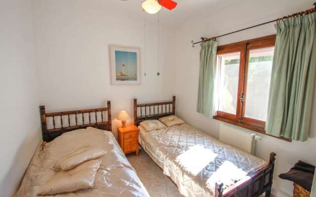 Sola - pretty holiday property with garden and private pool in Benissa