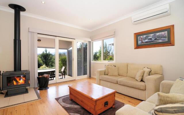 Bimbadeen - Comfortable country styled house!