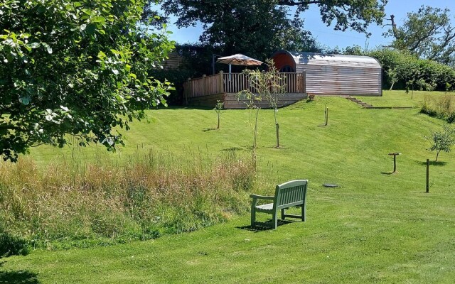 Cilsane Lodges- Teilo With hot tub