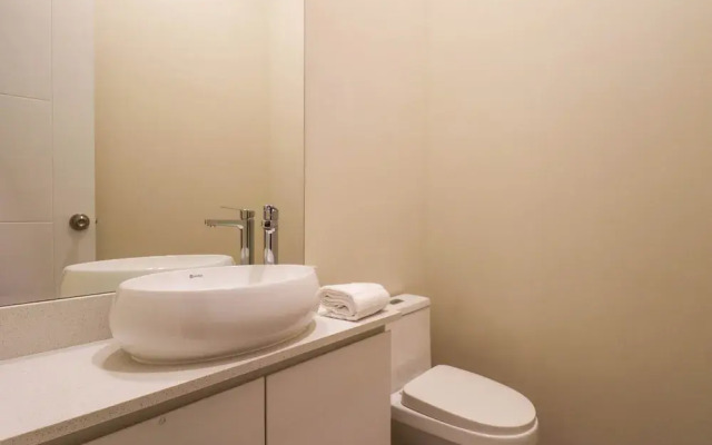 w Beautiful 2BR w Terrace Near Kennedy Park