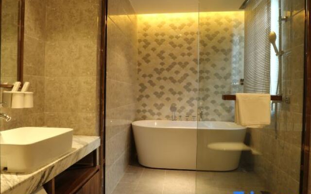 Xiamen Baihaishu Hotel (Huanghua Beach, Huandao Road)