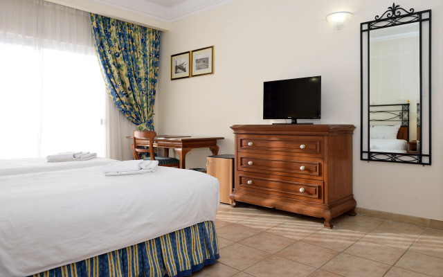 Oriana Hotel