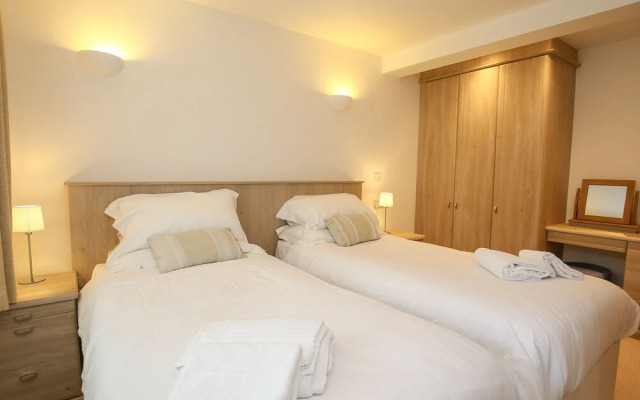 5 Burford Mews