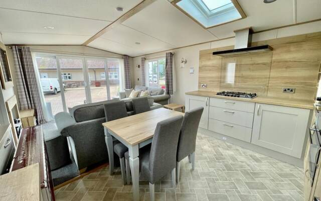 Prime Location 3-bed Chalet in Seal Bay, Selsey