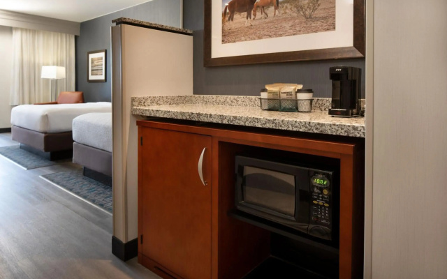 Courtyard Scottsdale Salt River