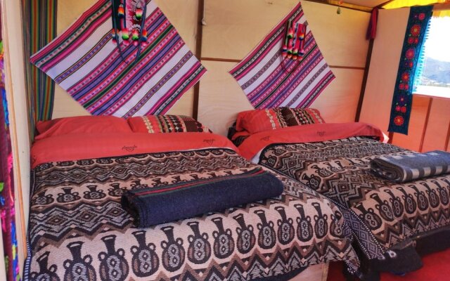 Uros Quechua Lodge