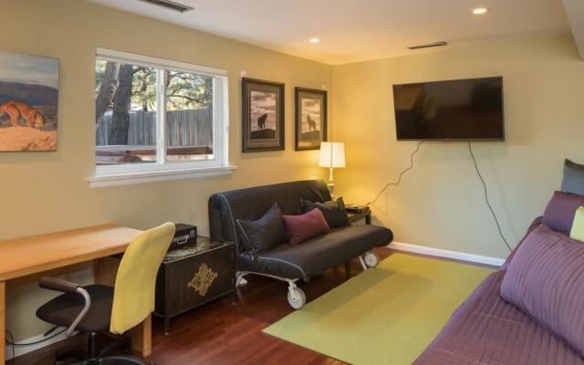 Artsy, Downtown Treehouse