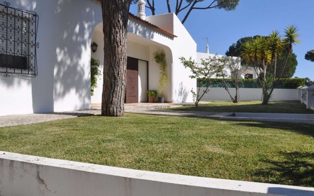 Lovely and Cozy Golf Villa near Vilamoura Marina