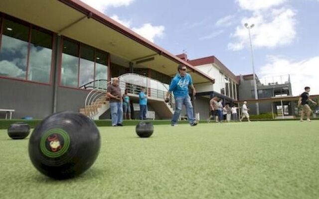 Macquarie Inn At Club Macquarie