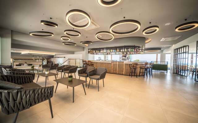HARMONY CREST RESORT & SPA Adults Only