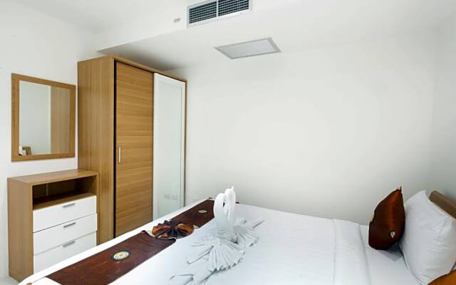 Sunset Plaza Apartment