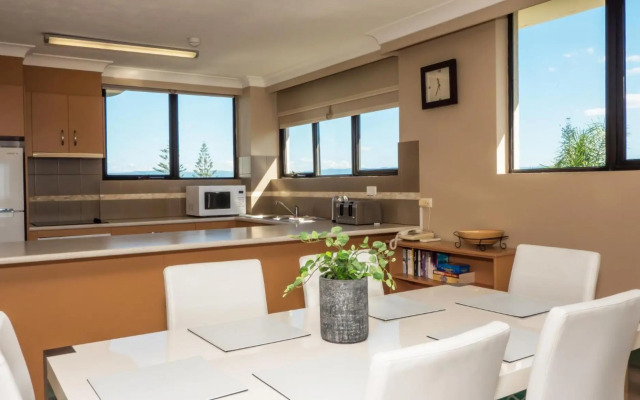 Aristocrat Apartments