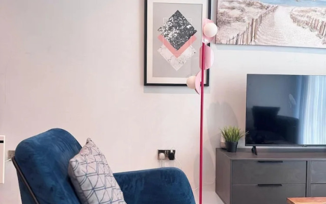 City Centre - 2-bed High Rise Apartment - Sleeps 4