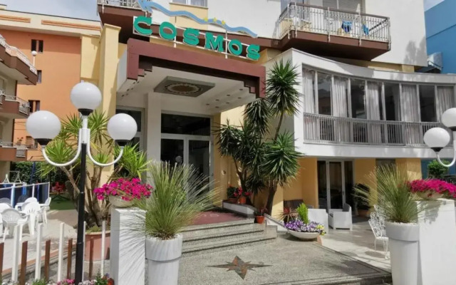 Hotel Cosmos