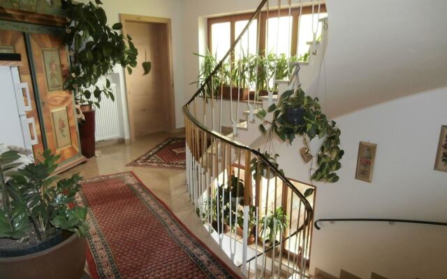Garni Sunnwies