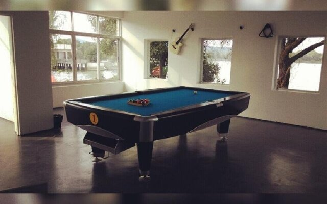 Shenlou International Youth Hostel