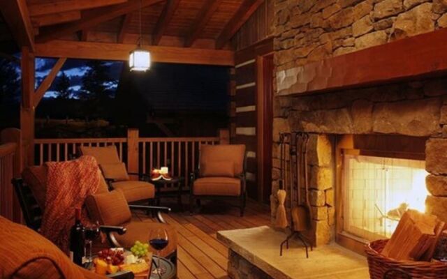 Headwaters Lodge at Eagle Ranch Resort