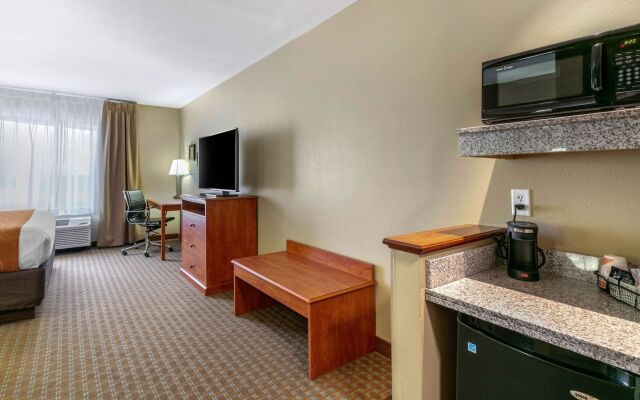 Comfort Inn & Suites Marion I-57