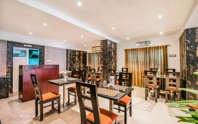 FabHotel Jansi Deluxe