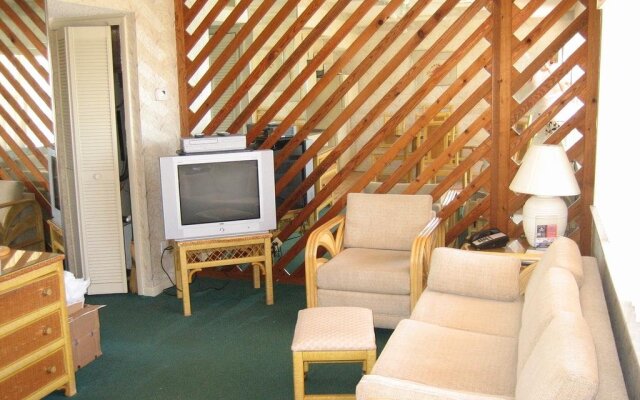 Mariner Beach Club by VRI resorts