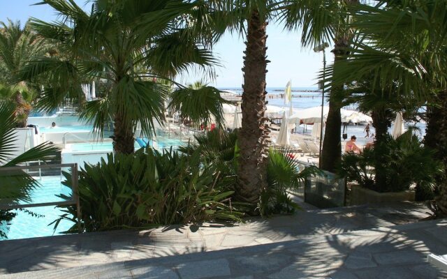 Hotel Caravelle